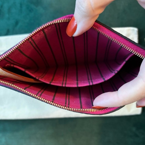 Authentic Louis Vuitton Neverfull PM pink pivone pouch monogram - Picture 7 of 10